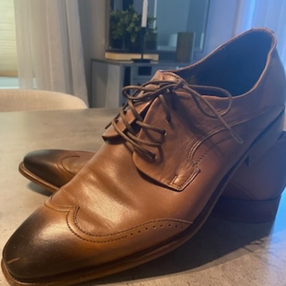 Vero Cuoio Tan Leather Oxfords
